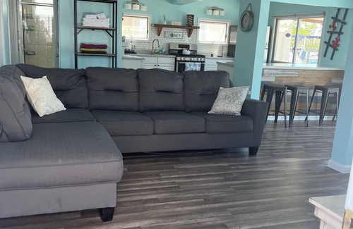 Beach Haven West Casa | Lagoon Getaway 2 Bedroom - 3min to LBI