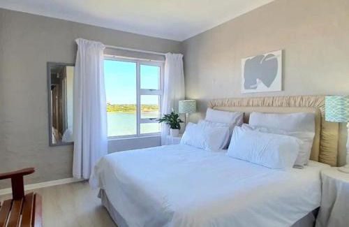 Aston Bay Apartamento | Lagoon & Ocean View Retreat