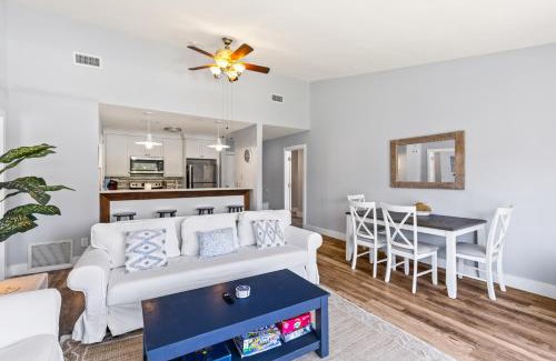 Isle of Palms Apartamento | Lagoon Villa 6 - 5 Min Walk to Beach! Top Floor!