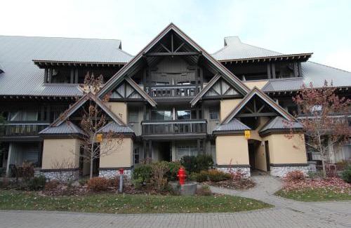 Village North Apartamento | Lagoons Condos by Whistler Retreats