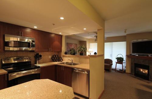 Village North Apartamento | Lagoons Condos by Whistler Retreats