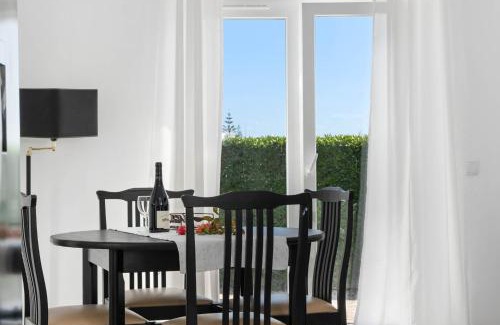 Funchal Villa | Lagos - Pool & Garden