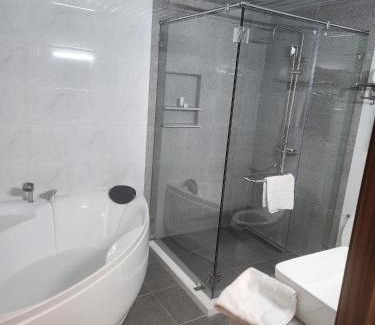 Malabanias Apartamento | LaGrande Residence Jacuzzi & Shower 10th FLR Unit