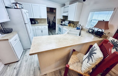 Laguna Beach Casa | ¡Refugio Laguna Beach! 2bed / 2bath tranquila playa escriturada!