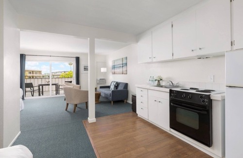 Laguna Beach Hotel | Laguna Beach Stay, Outdoor Pools, and Laguna’s Boutique Shopping