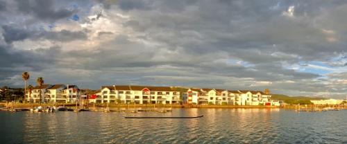 Knysna Central Apartamento | Laguna Grove Holiday Rentals