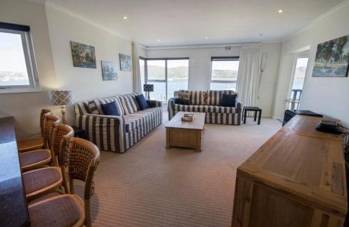 Knysna Central Apartamento | Laguna Grove Holiday Rentals