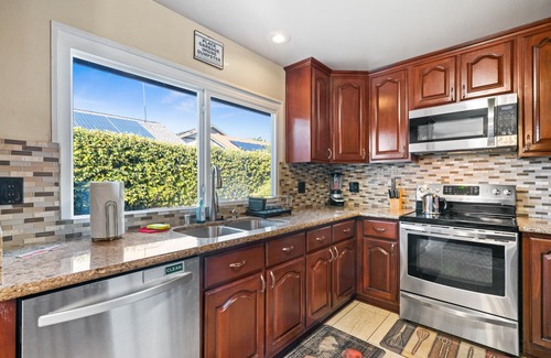 Laguna Hills Casa | Laguna Hills Home Near Beach w/ Massage Recliners, Fire Pit, Game Room & 70" TV