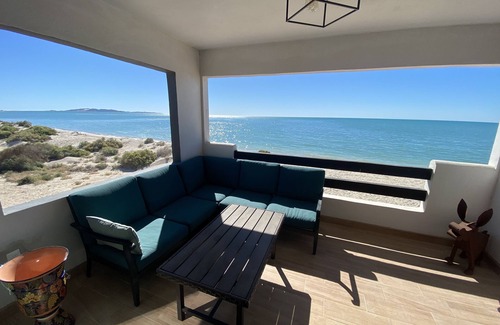Laguna Shores Condominio | Laguna Shores- 4 Bed/4Bath Beachfront Condo