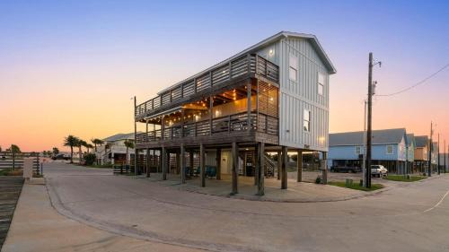 Flour Bluff Casa | Laguna Sunrise by AvantStay Water Views, Private Pool Minutes to Padre Island & Beaches