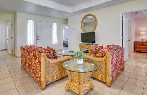 Laguna Vista Villa | Laguna Vista Getaway: Screened Porch, Near Ocean!