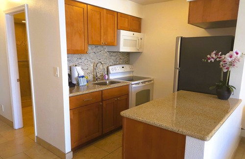 Historic Lahaina Front Street Apartamento | Lahaina Shores 421 - Studio Oceanfront Condo