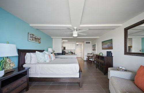 Historic Lahaina Front Street Apartamento | Lahaina Shores 523 · LS 523 Direct Beachfront Studio with Stunni