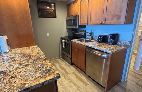 Historic Lahaina Front Street Apartamento | Lahaina Shores Beachfront OceanView Tropical Escape