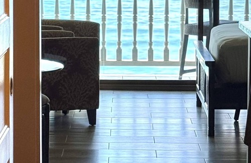 Historic Lahaina Front Street Apartamento | Lahaina Shores Beachfront OceanView Tropical Escape