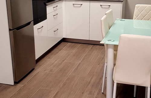 Barakaldo Casa | LAIA HOME CON GARAJE Y WIFI al lado del metro