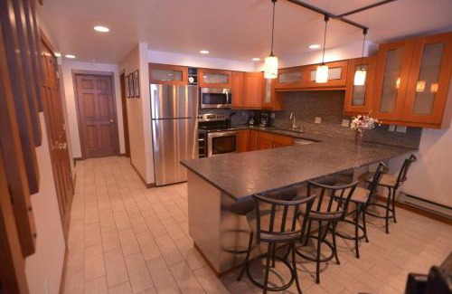 McCall Casa | Laid Back Lounge by Casago McCall - Donerightmanagement