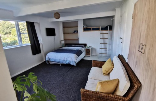 Lyall Bay Apartamento | Laid-back Lyall self contained studio