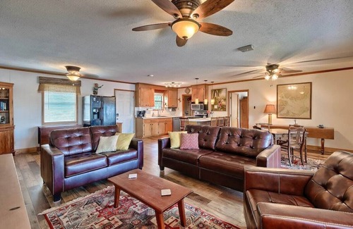 Camden Casa | Laid-Back River Shack