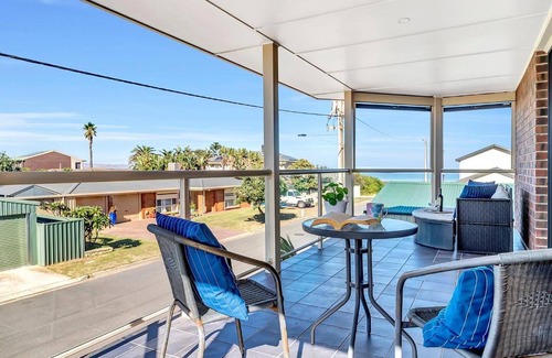 Seaford Casa | Laidback Seaford Family Retreat 200m from Beach