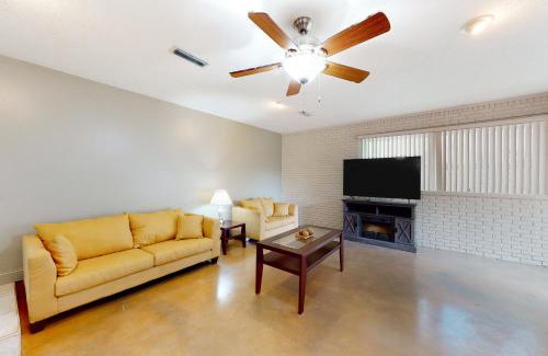 Thomas Drive Casa | Laird Lagoon