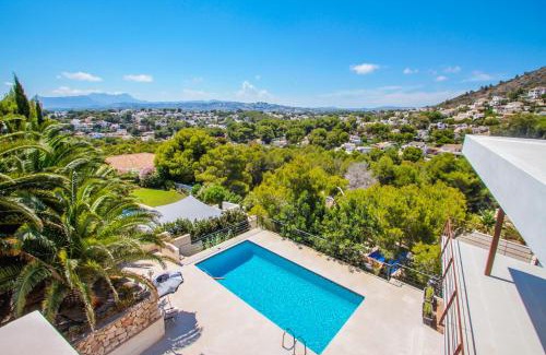El Portet Villa | Laja - panoramic hillside holiday house in Moraira