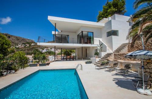 El Portet Villa | Laja - panoramic hillside holiday house in Moraira
