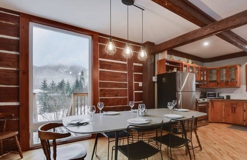 Saint-Raymond Chalet De Esquí | Lakaban | Forest Hideaway | Fireplace, Comfort & Privacy