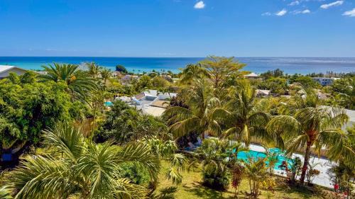 Midlands Apartamento | LAKAZ DEL VISTA - Luxurious new apartments with panoramic sea views, pool & garden retreat