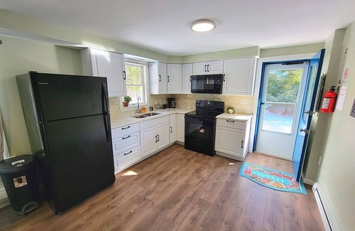 Loch Sheldrake Casa | Lake Access! Catskill Cozy Home- Hot Tub +Sauna