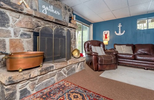 Sky Valley Casa | Lake access chalet with lots of community amenities!