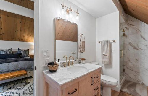 Lake Arrowhead Casa | Lake Access Lake Views Game Room Fire Pit Studio