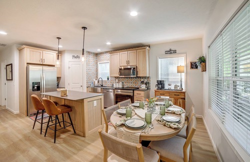 Canadian Lakes Casa | Lake Access, Pools & More: Family Home in Stanwood