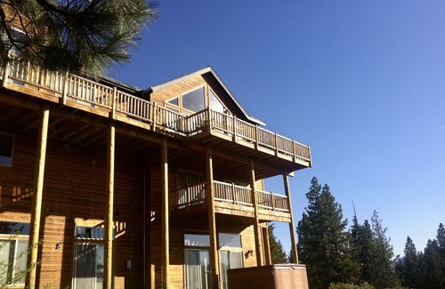 South Lake Tahoe Villa | Lake and Mountain View Villa near Heavenly california base