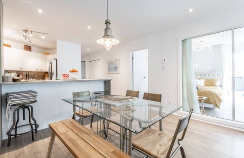 Mont-Tremblant Condominio | Lake and Mountain Views: 2 Bed 2 Bath
