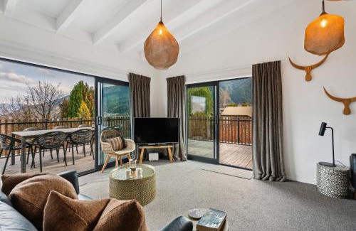Queenstown Casa | Lake and Mountain Views - Central Queenstown