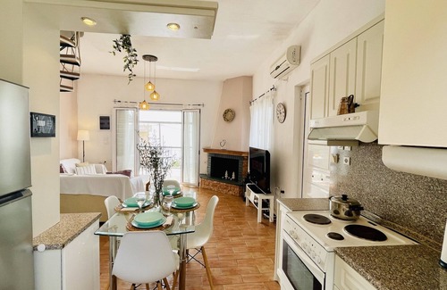 Limni Vouliagmenis Casa | Lago y casa del mar !!
