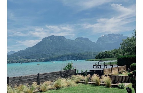 Cessenaz Apartamento | Lake Annecy waterfront studio with paddles and bikes