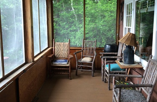 Warren Cabina | Lake Armington charming Lakefront 3-bedroom cabin. No Cleaning/Pet Fees