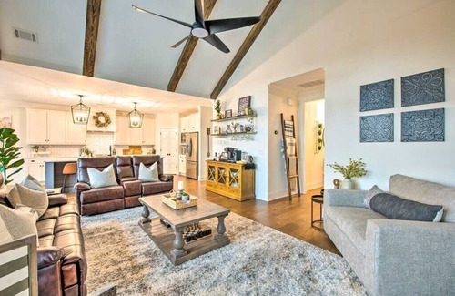 Waleska Casa | Lake Arrowhead Home w/Hot Tub & Gameroom!