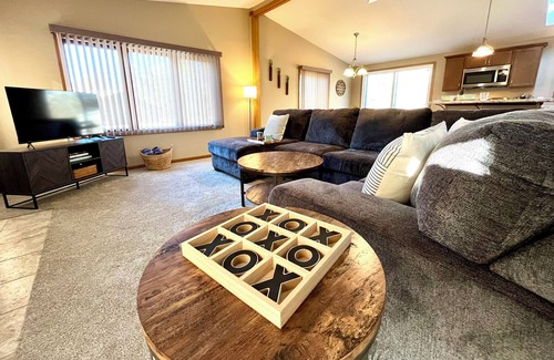 Rome Casa | Lake Arrowhead Retreat with club pools and beaches