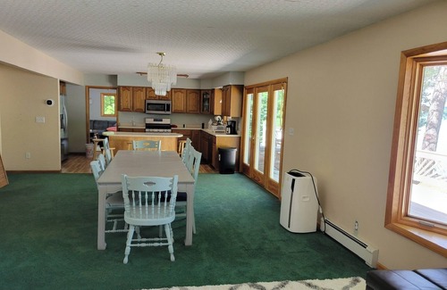 Hillman Casa | Lake Avalon - Charming 4-bedroom, 2-Bathroom Lake House