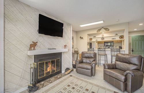 Bellaire Condominio | Lake Bellaire Sunset Views | Cozy 1 Bed Condo near Lakeview Hotel