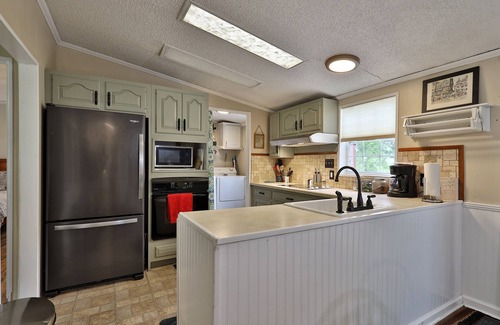 Crystal Beach Casa | Lake Bomoseen Bungalow 3 Bedroom Home