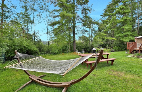 Crystal Beach Casa | Lake Bomoseen Bungalow 3 Bedroom Home