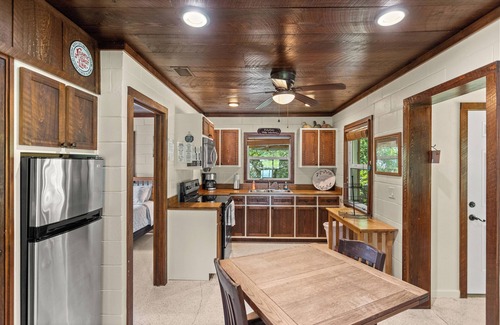 Hernando Cabaña | Lake Breeze Cottage 4