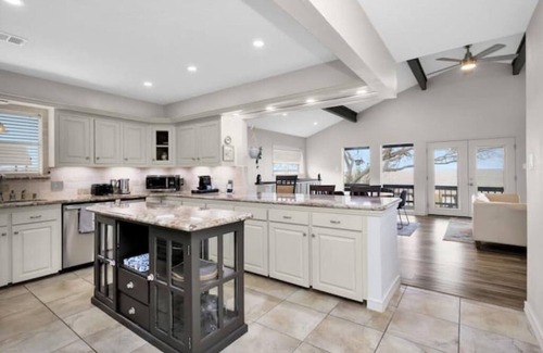Coldspring Casa | Lake Breeze Haven