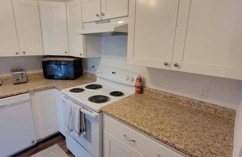 Meredith Casa | Lake Breeze Hideaway | Lake Winnipesaukee Vacation Home in Patrician Shores