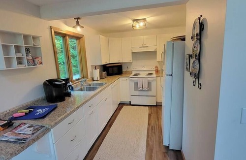 Meredith Casa | Lake Breeze Hideaway | Lake Winnipesaukee Vacation Home in Patrician Shores
