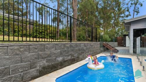 Murrays Beach Casa | Lake Breeze - lakeside, bushland escape, with plunge pool